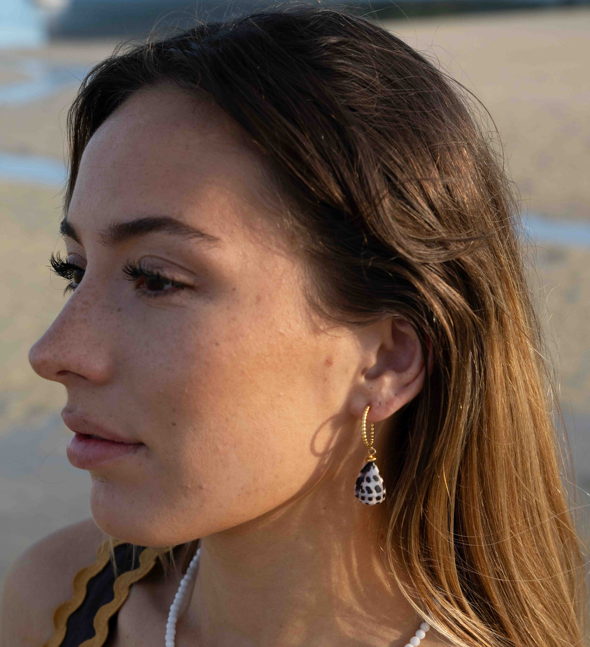 LAGON SHELL EARRINGS