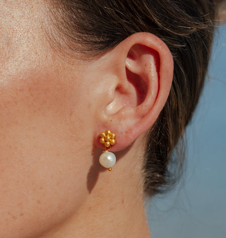 LOLA PEARL EARRINGS